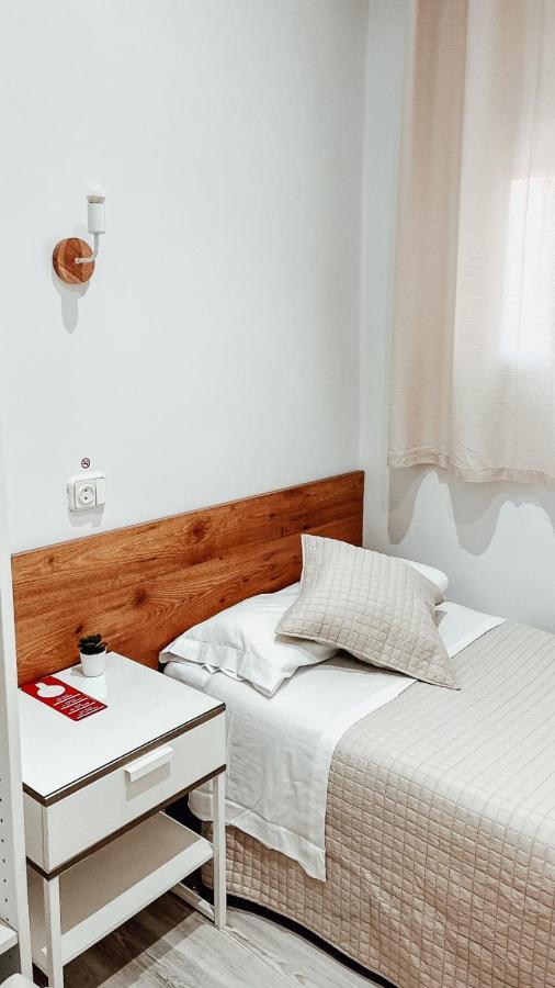 Hostal Ruta De Francia Βαρκελώνη Εξωτερικό φωτογραφία