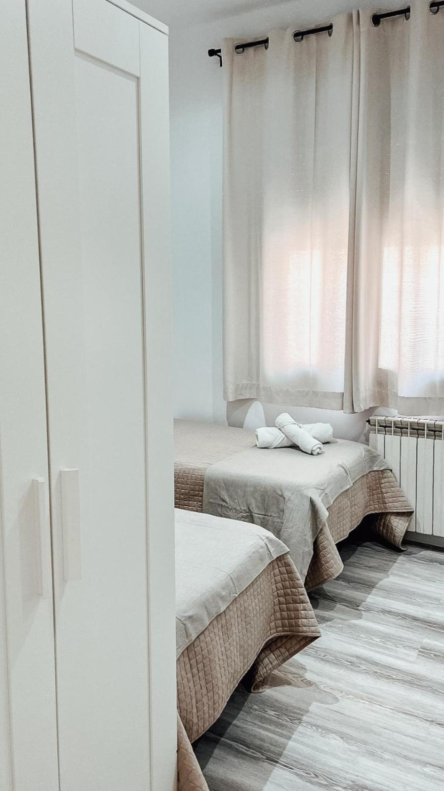 Hostal Ruta De Francia Βαρκελώνη Εξωτερικό φωτογραφία