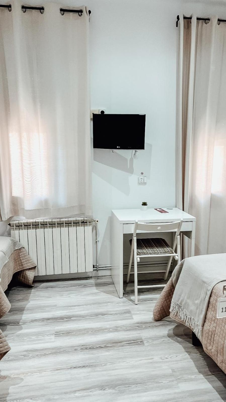 Hostal Ruta De Francia Βαρκελώνη Εξωτερικό φωτογραφία
